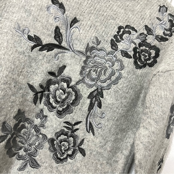 Blank NYC Embroidered Floral Sweater - Picture 4 of 7